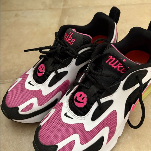 Nike Shoes - Nike Air Max 200 7.5. Have a Nike day 🙂
